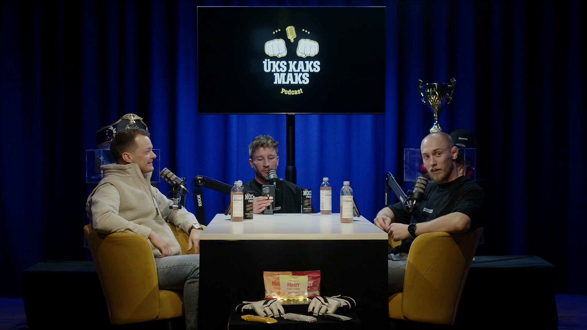 ÜKM-i stuudio: vasakul Tanel Viik, keskel Henry Rohtla, paremal Maikel Astur
